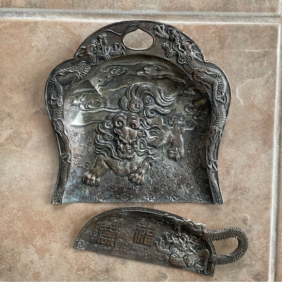 Vintage Japanese Raised Dragon Serpent Butler Crumb Set - Picture 3 of 12